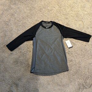 Nike Baseball Men’s Small 3/4 Sleeve Shirt Black/Gray. NWT